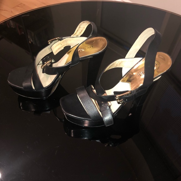 Womens size 10 Michael Kors platform heels - Picture 1 of 4